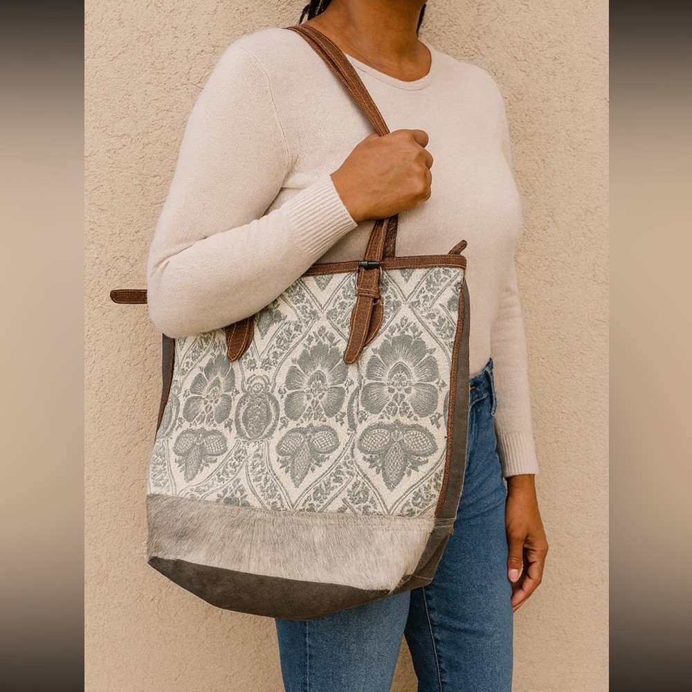 MYRA concealed carry tote